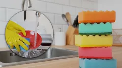 Vie to len pár ľudí: Čo v skutočnosti znamenajú farby kuchynských hubiek