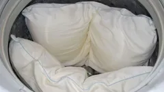 Po žltých fľakoch ani stopy: Stačí jedna lyžica a vankúše sú biele ako sneh